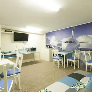  Hostel Club