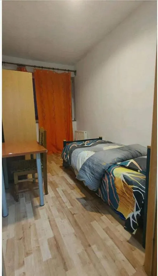 La Madriguera Daire Raszyn Pansiyon